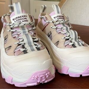 Burberry Women's Chunky Sneaker - LIKE NEW!